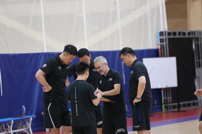 青少年学生篮球训练营发言稿_1